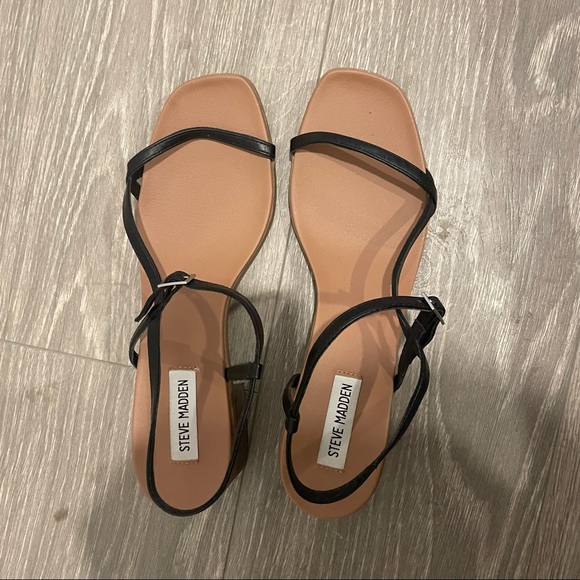 Steve Madden Wedge with black straps worn once - Picture 2 of 5